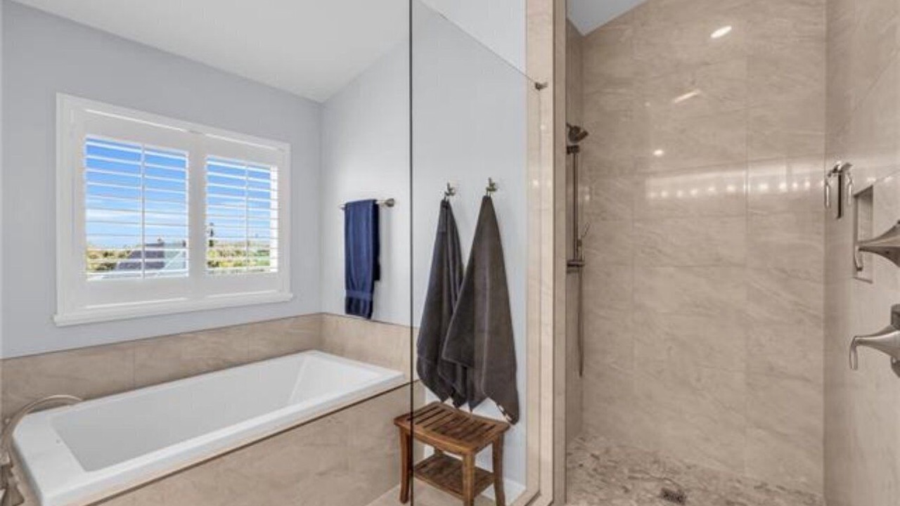 Photo of Bathroom in Mid Island