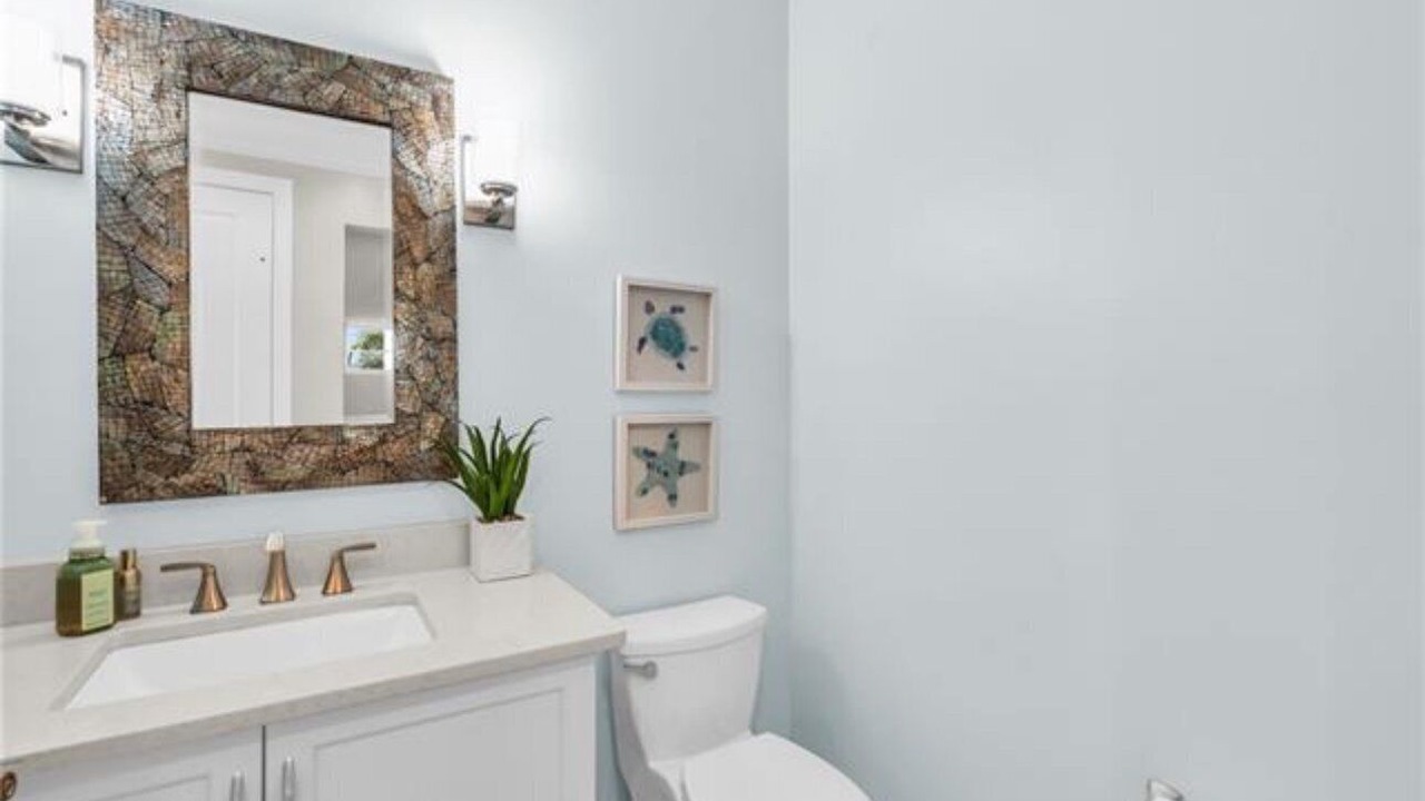 Photo of Bathroom in Mid Island