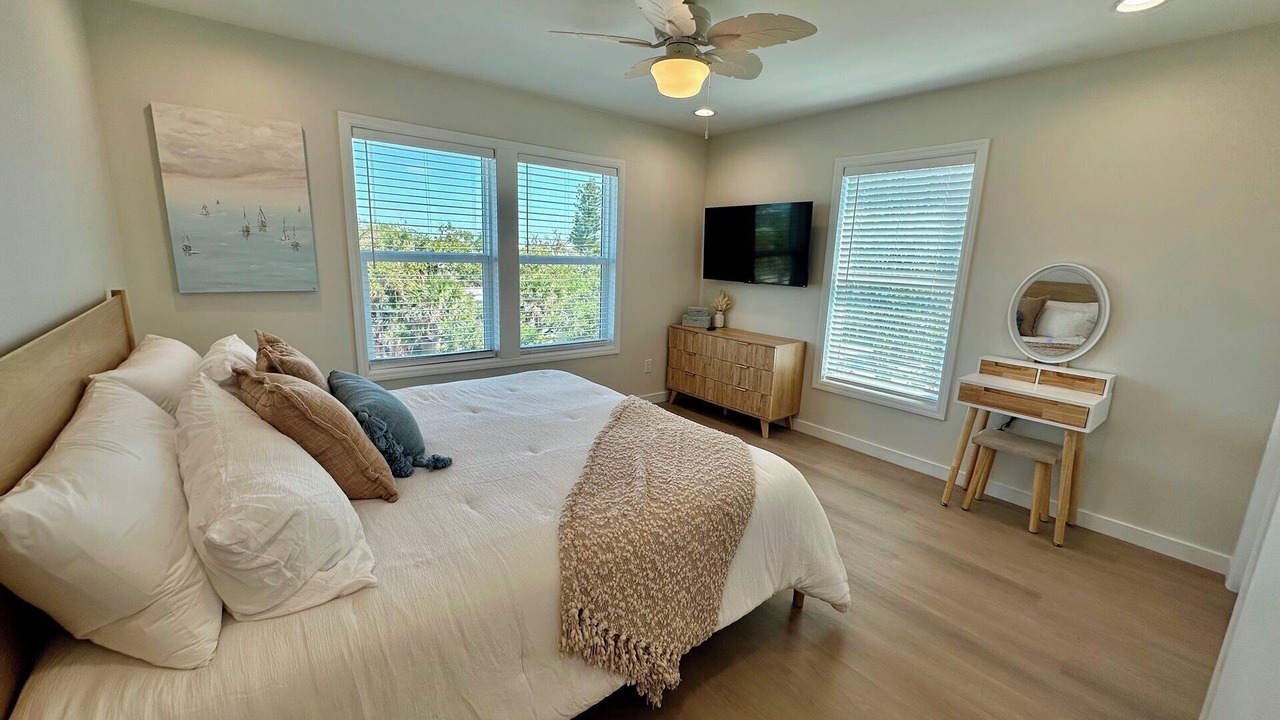 Photo of Bedroom in Mid Island