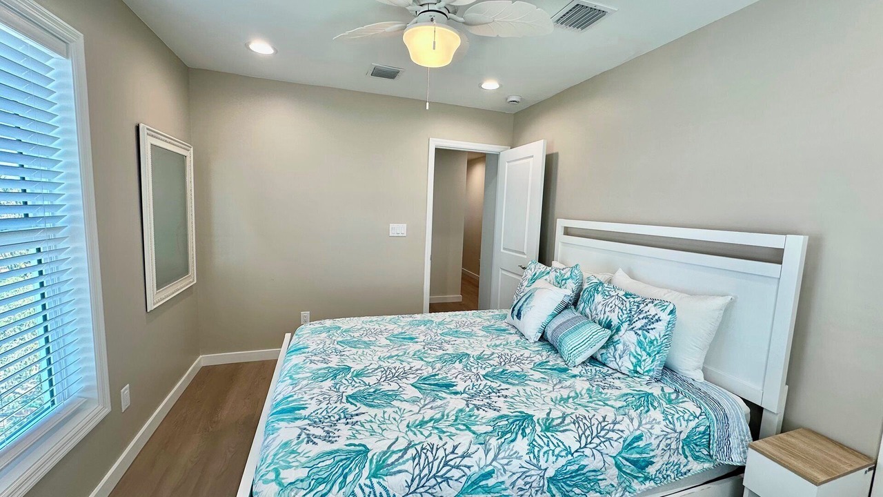 Photo of Bedroom in Mid Island