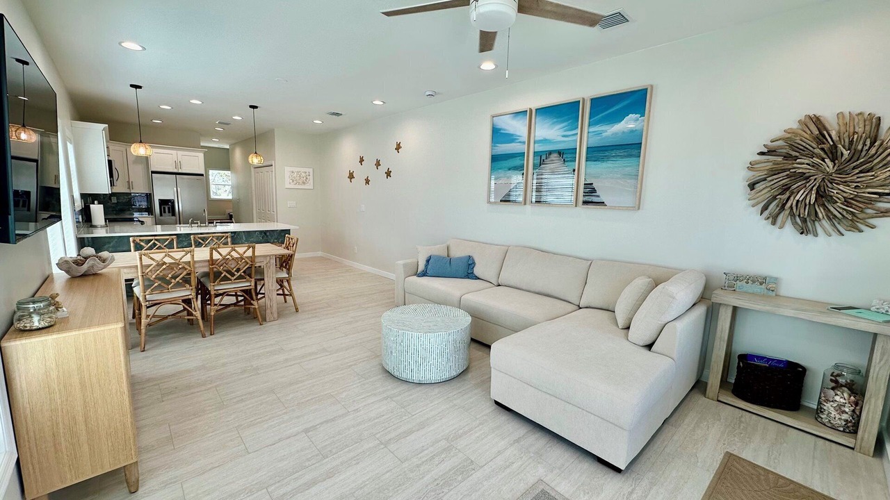 Photo of Livingroom in Mid Island
