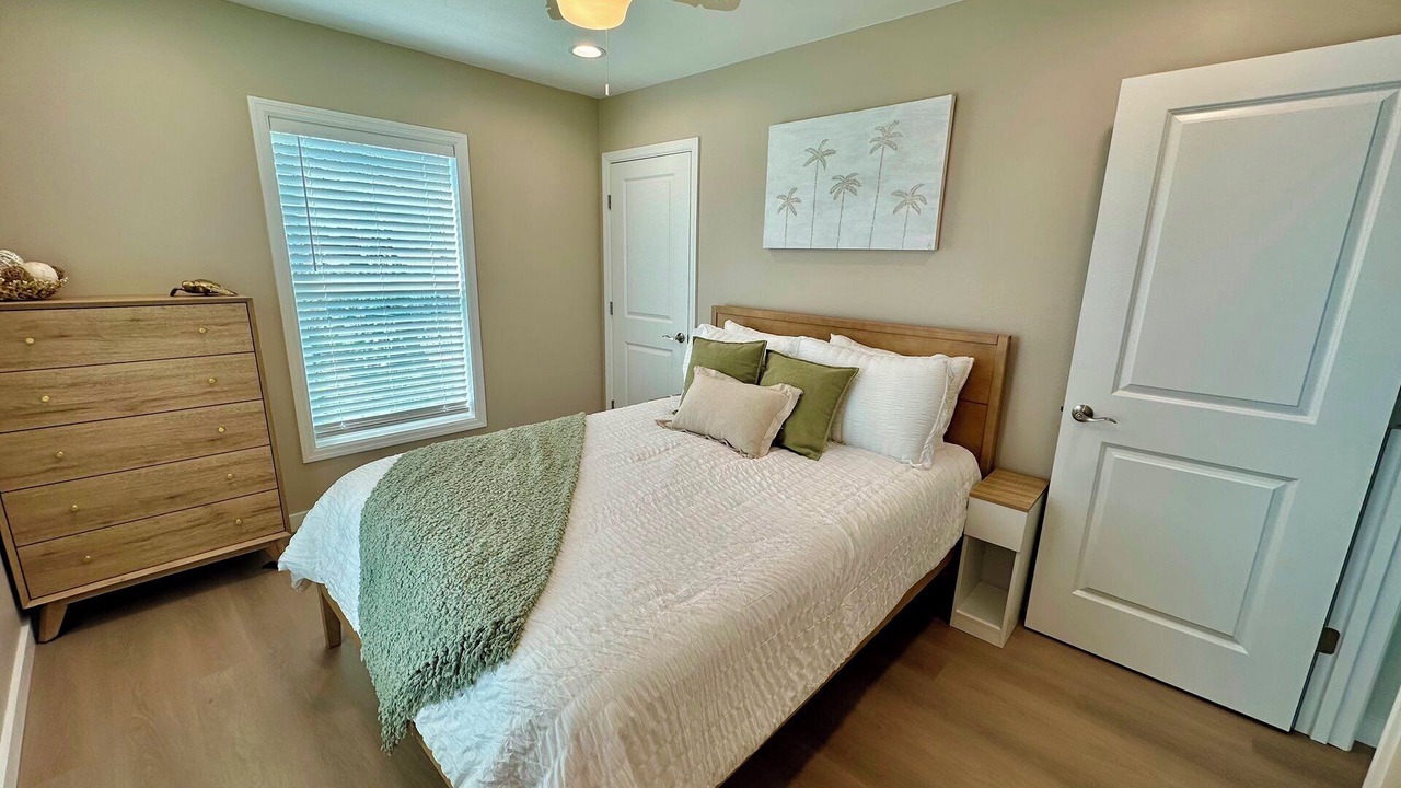 Photo of Bedroom in Mid Island