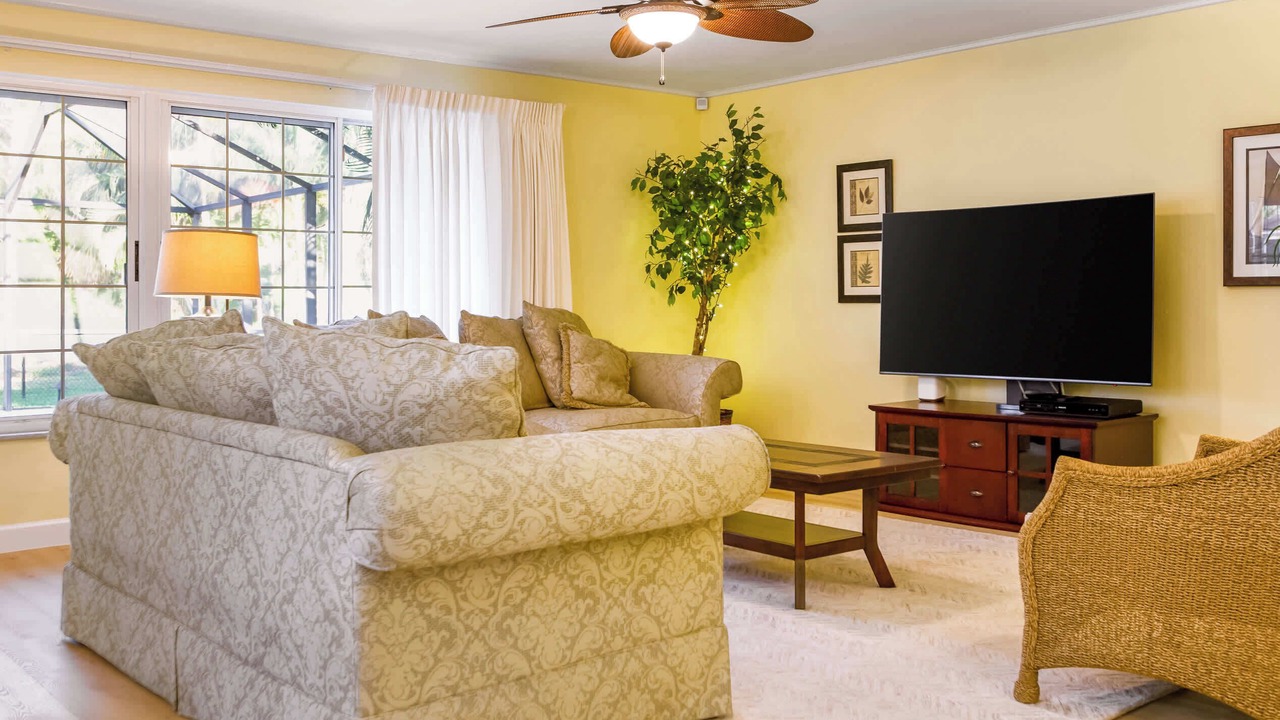 Photo of Livingroom in Lochmoor Waterway Estates