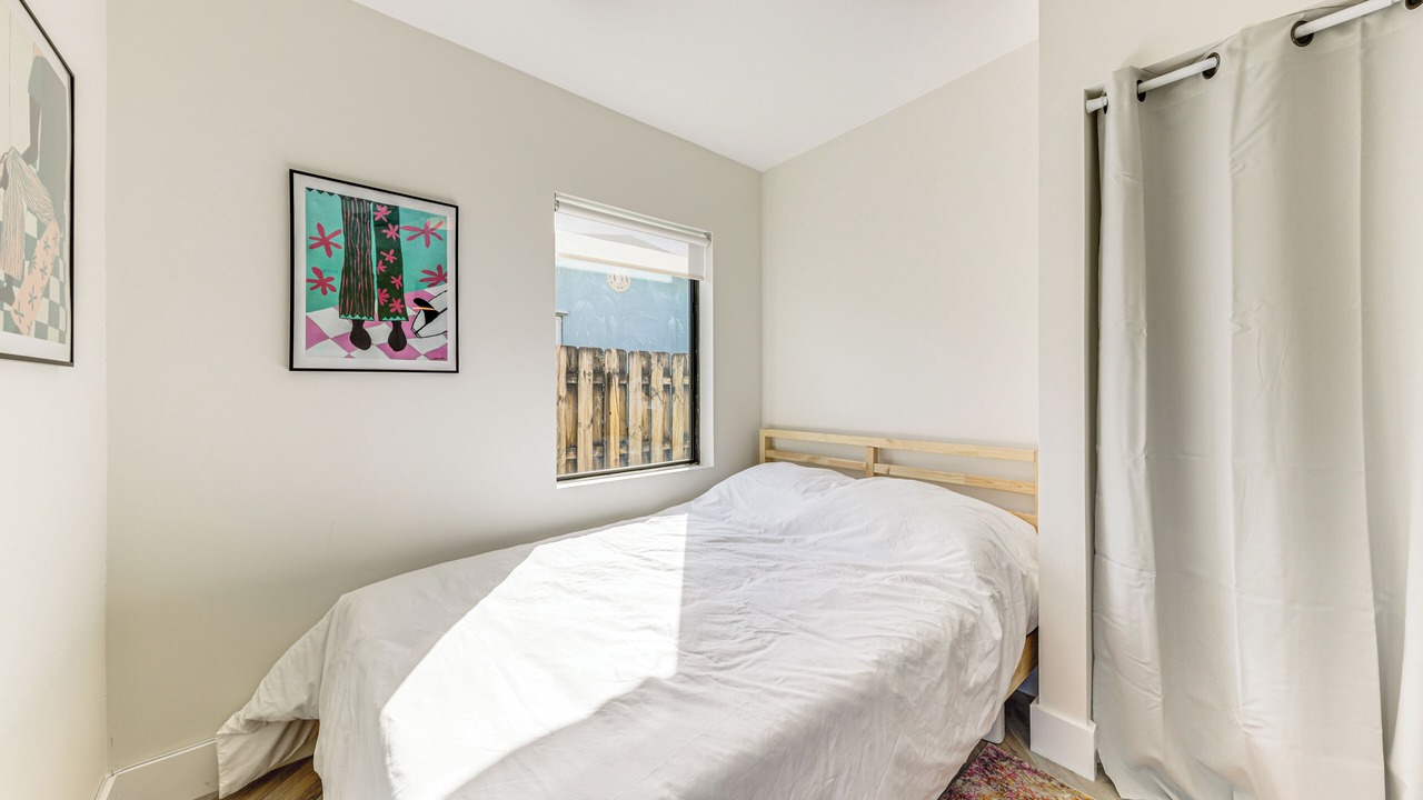 Photo of Bedroom in Middle River Terrace