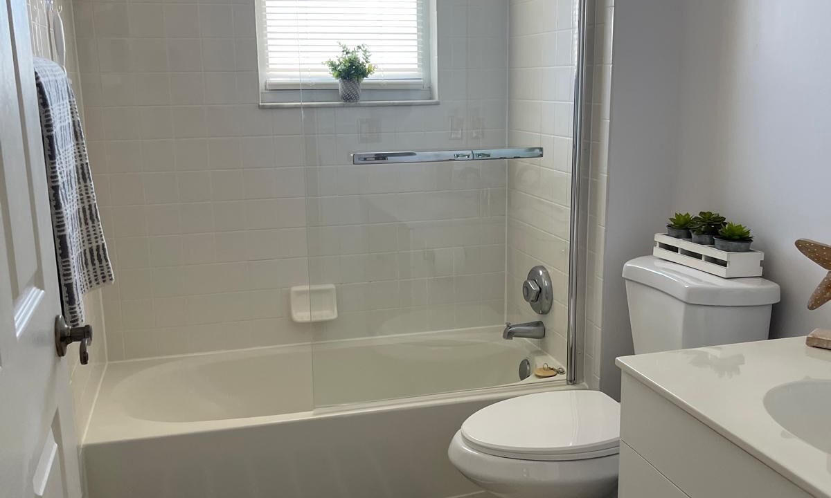 Photo of Bathroom in Kings Lake