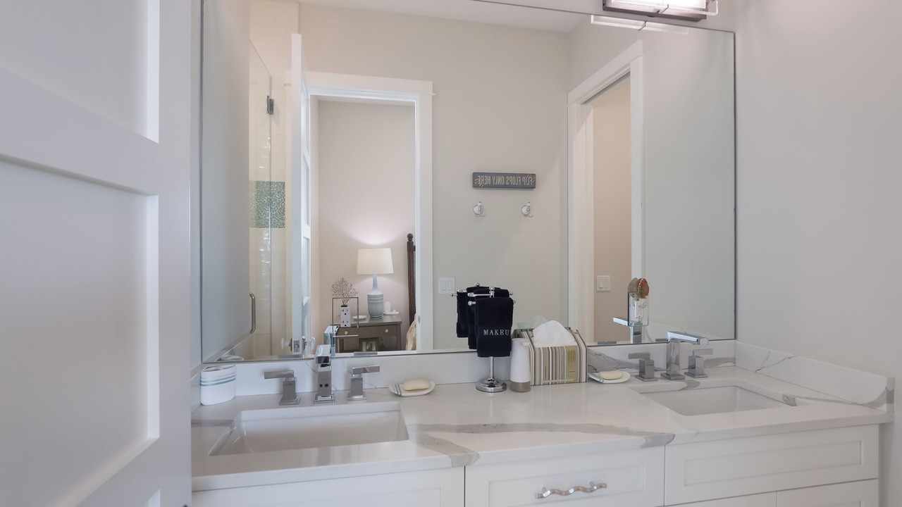 Photo of Bathroom in Golden Beach