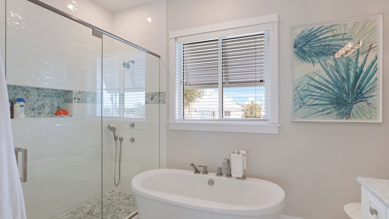Photo of Bathroom in Golden Beach