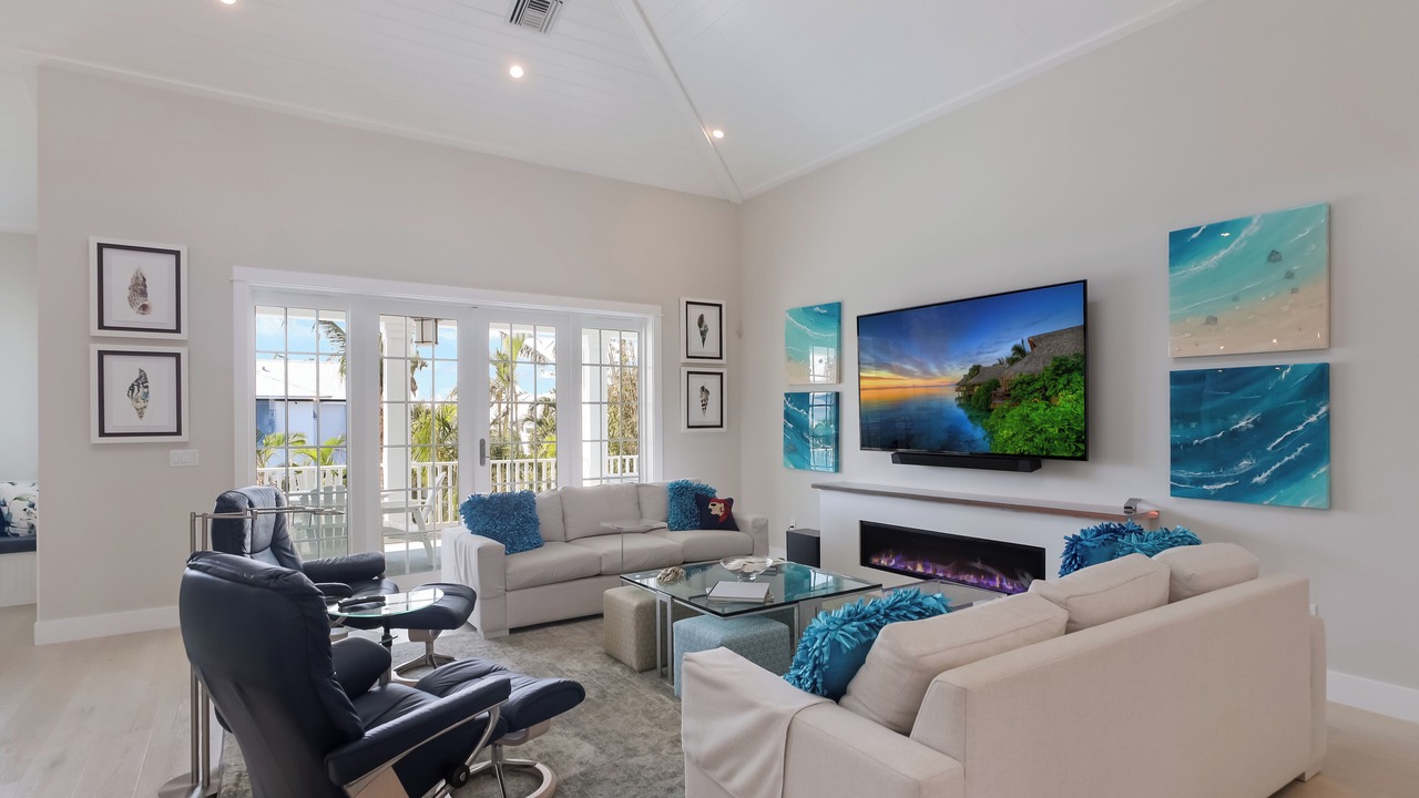 Photo of Livingroom in Golden Beach