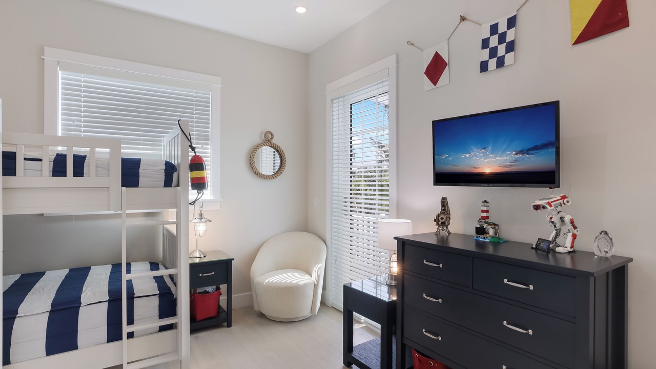 Photo of Bedroom in Golden Beach