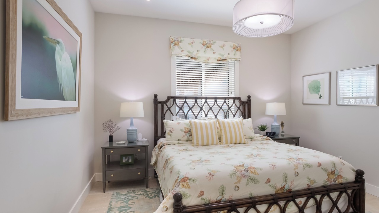 Photo of Bedroom in Golden Beach
