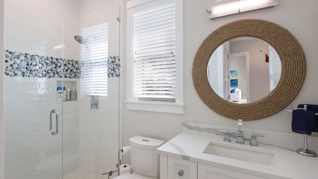 Photo of Bathroom in Golden Beach