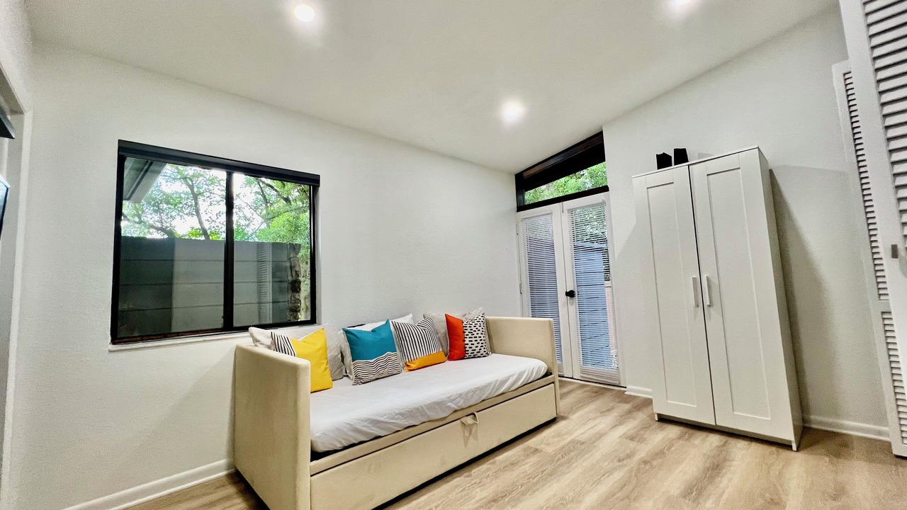 Photo of Livingroom in Longwood