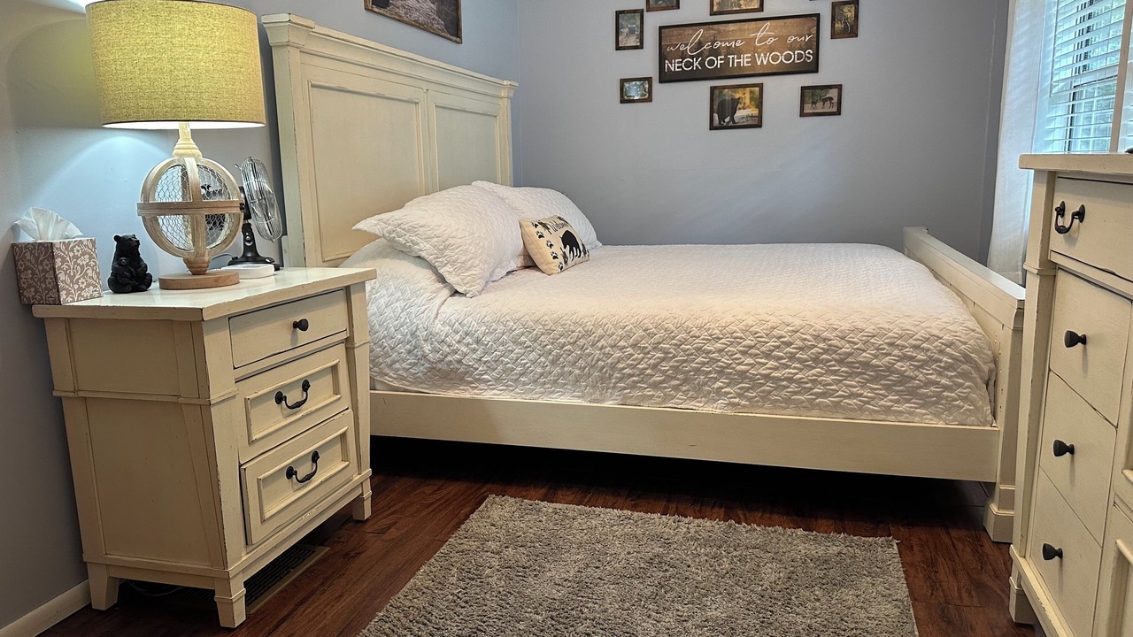 Photo of Bedroom in Salt Springs