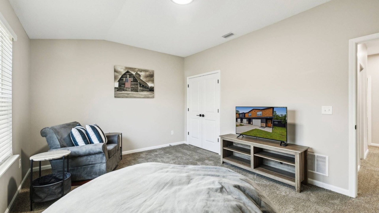Photo of Bedroom in Doctors Inlet