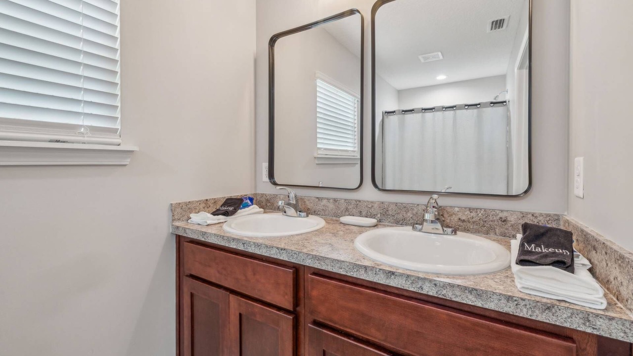 Photo of Bathroom in Doctors Inlet