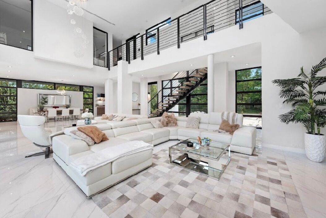 Photo of Livingroom in Country Club Section