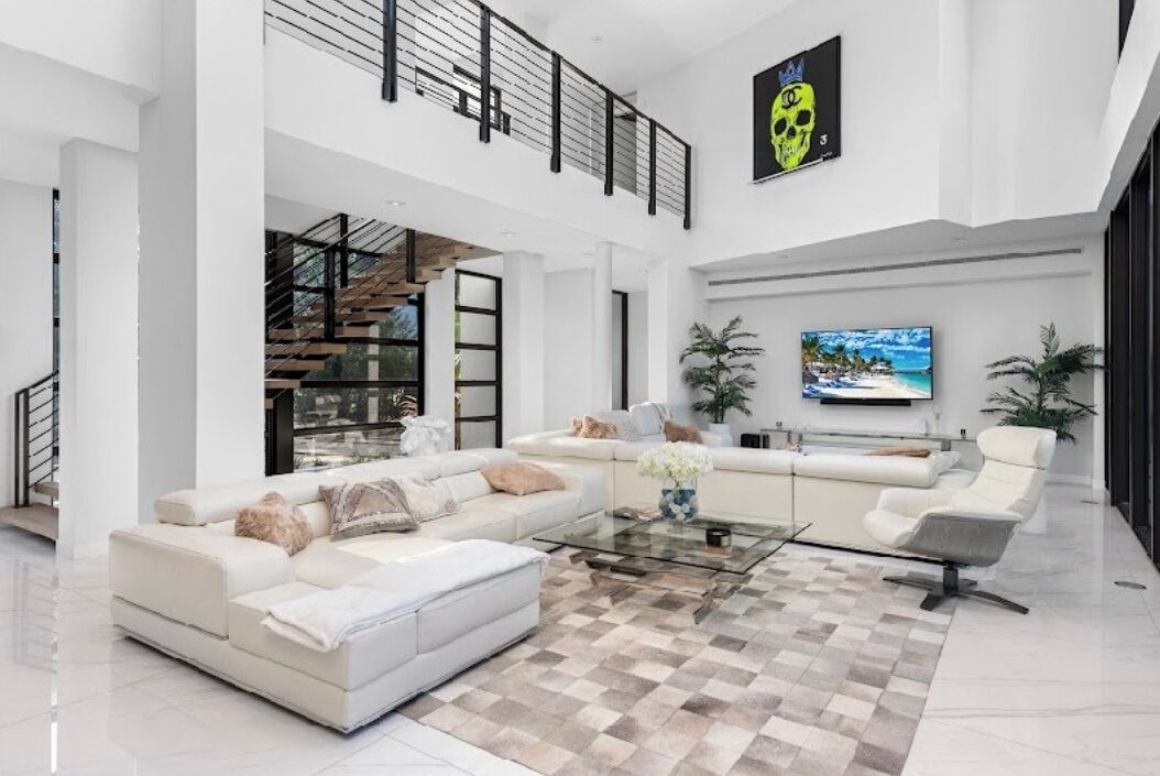 Photo of Livingroom in Country Club Section