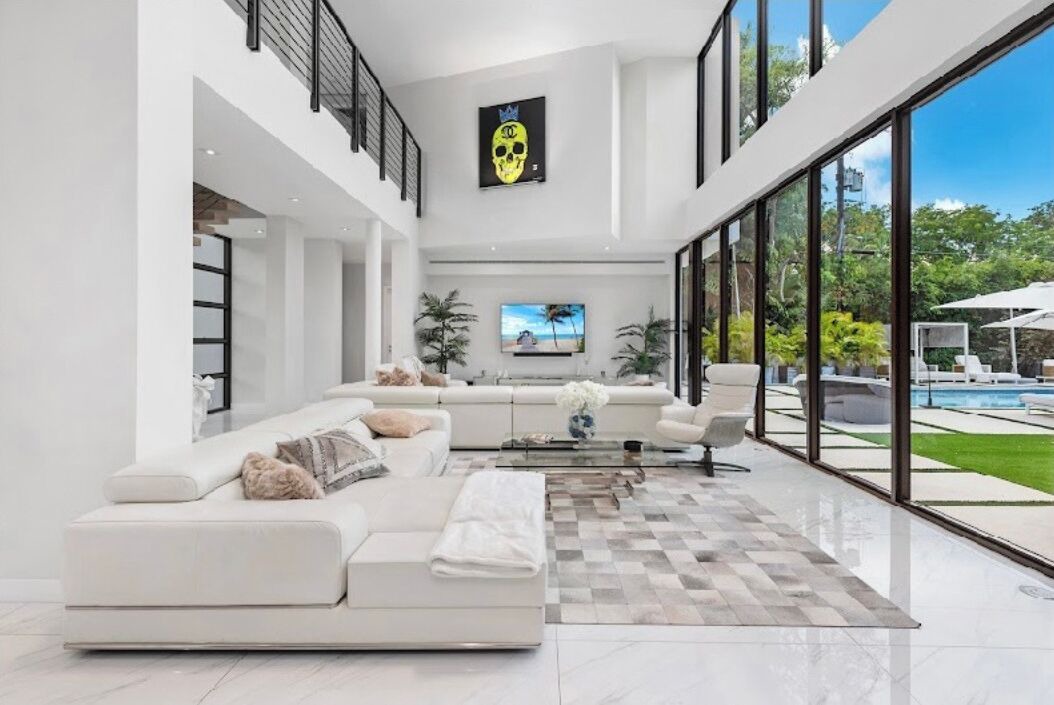 Photo of Livingroom in Country Club Section
