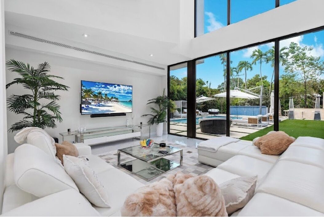 Photo of Livingroom in Country Club Section