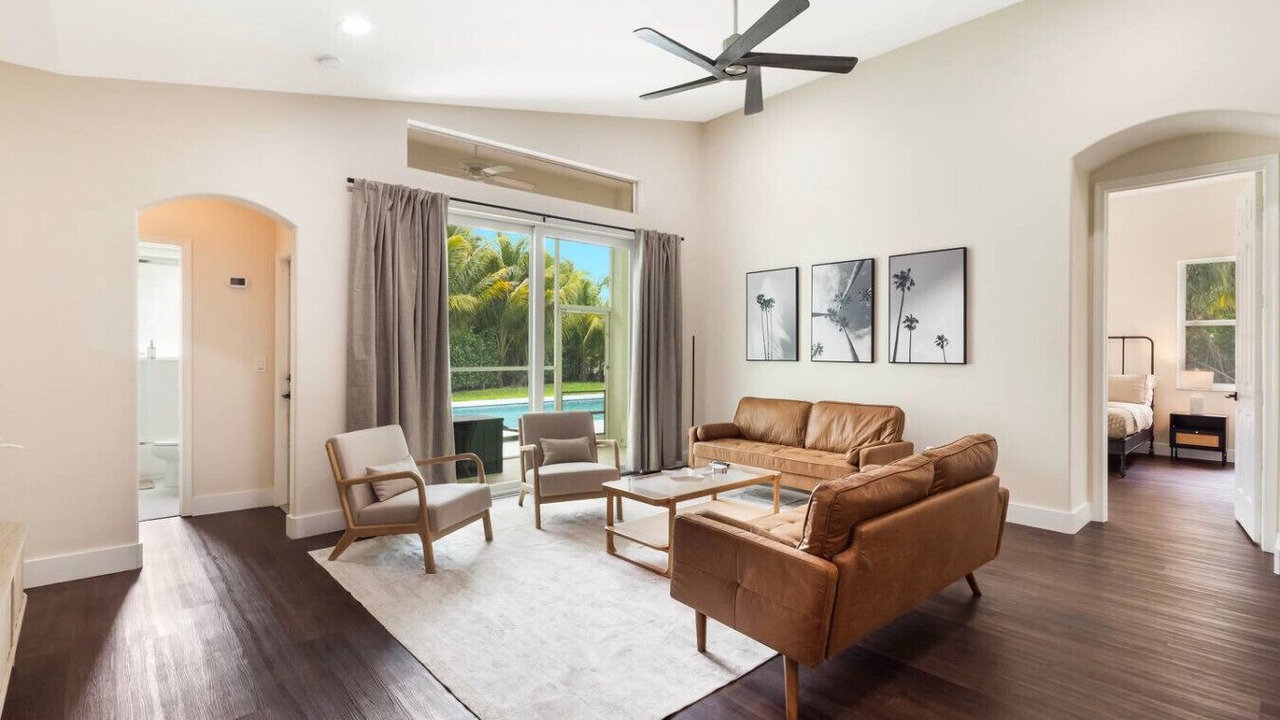 Photo of Livingroom in Greenview Shores