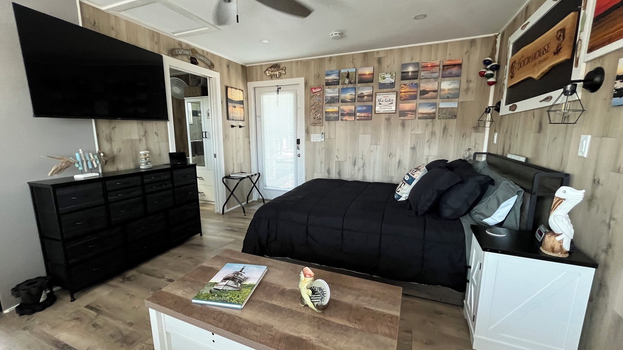 Photo of Bedroom in Taylor Creek