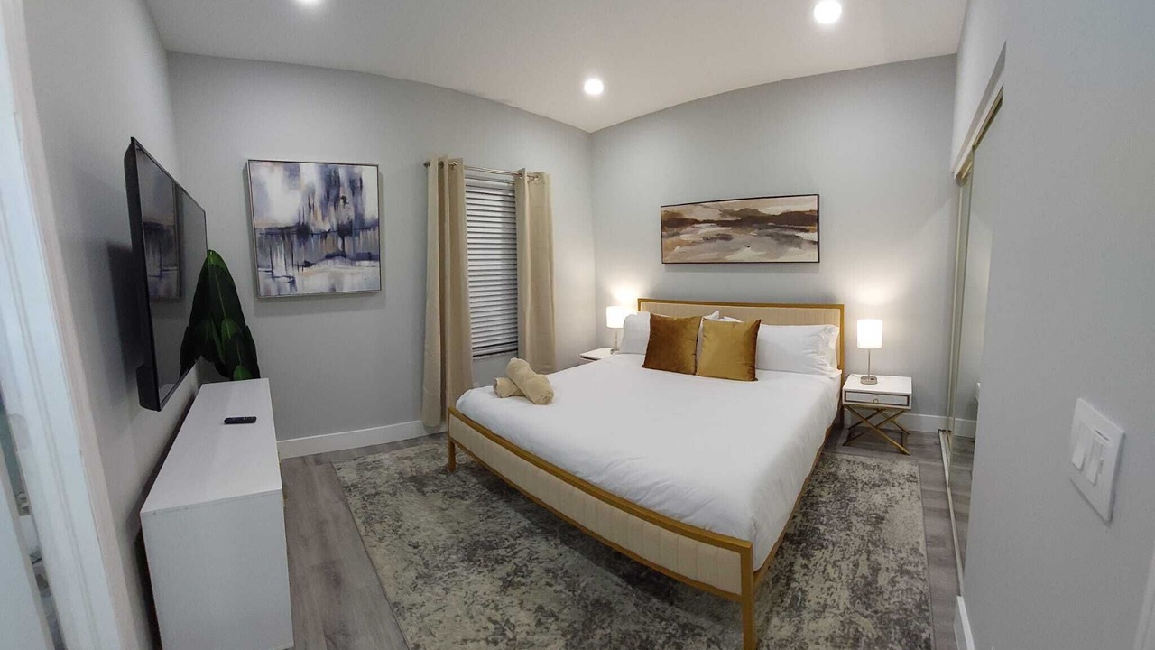 Photo of Bedroom in Coconut Creek