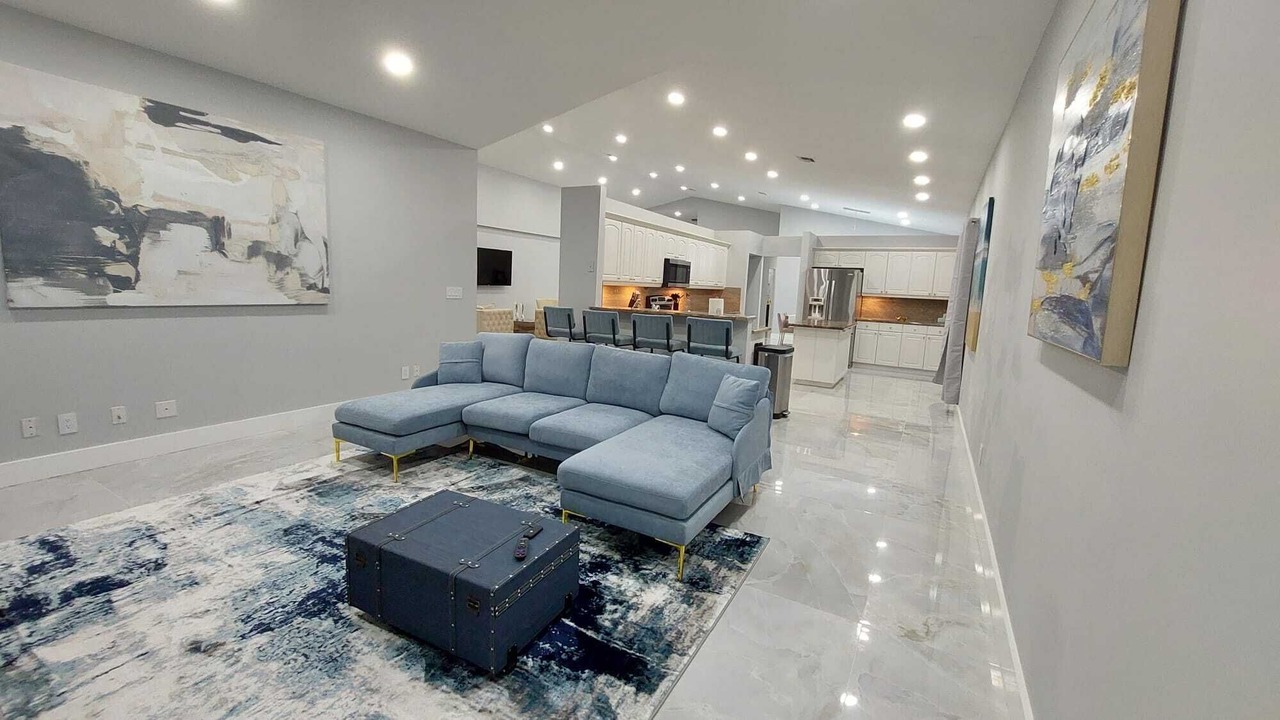Photo of Livingroom in Coconut Creek