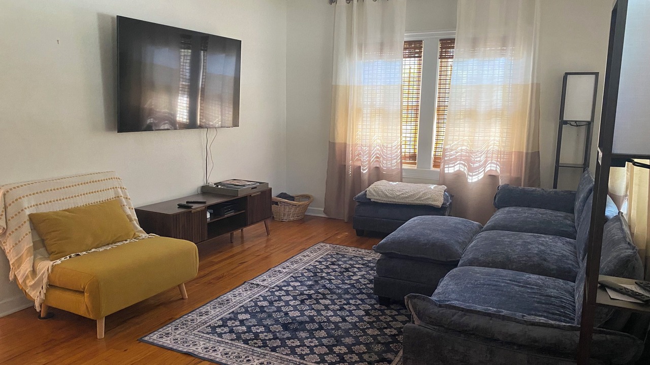 Photo of Livingroom in Disston Heights