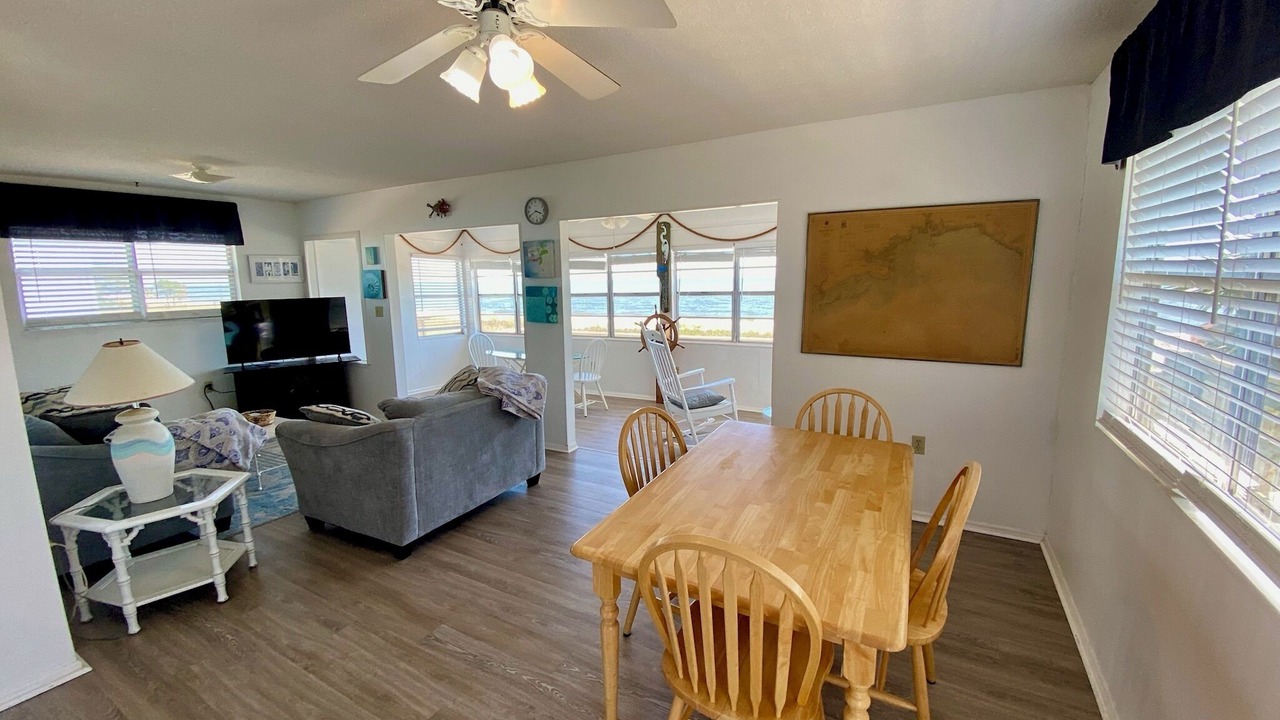 Photo of Livingroom in Alligator Point
