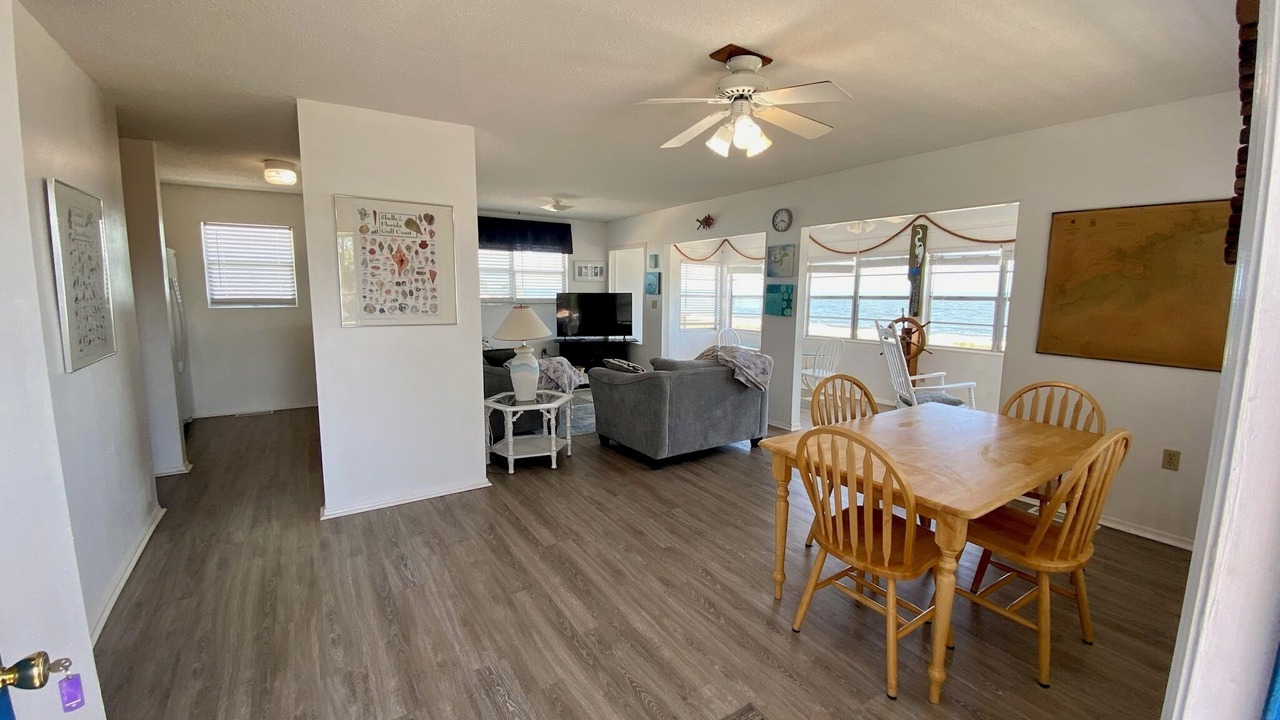 Photo of Livingroom in Alligator Point