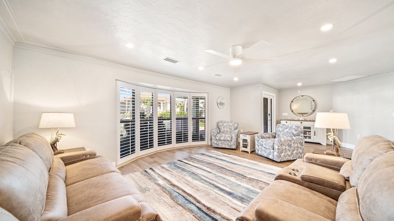 Photo of Livingroom in Beachview Country Club Estates