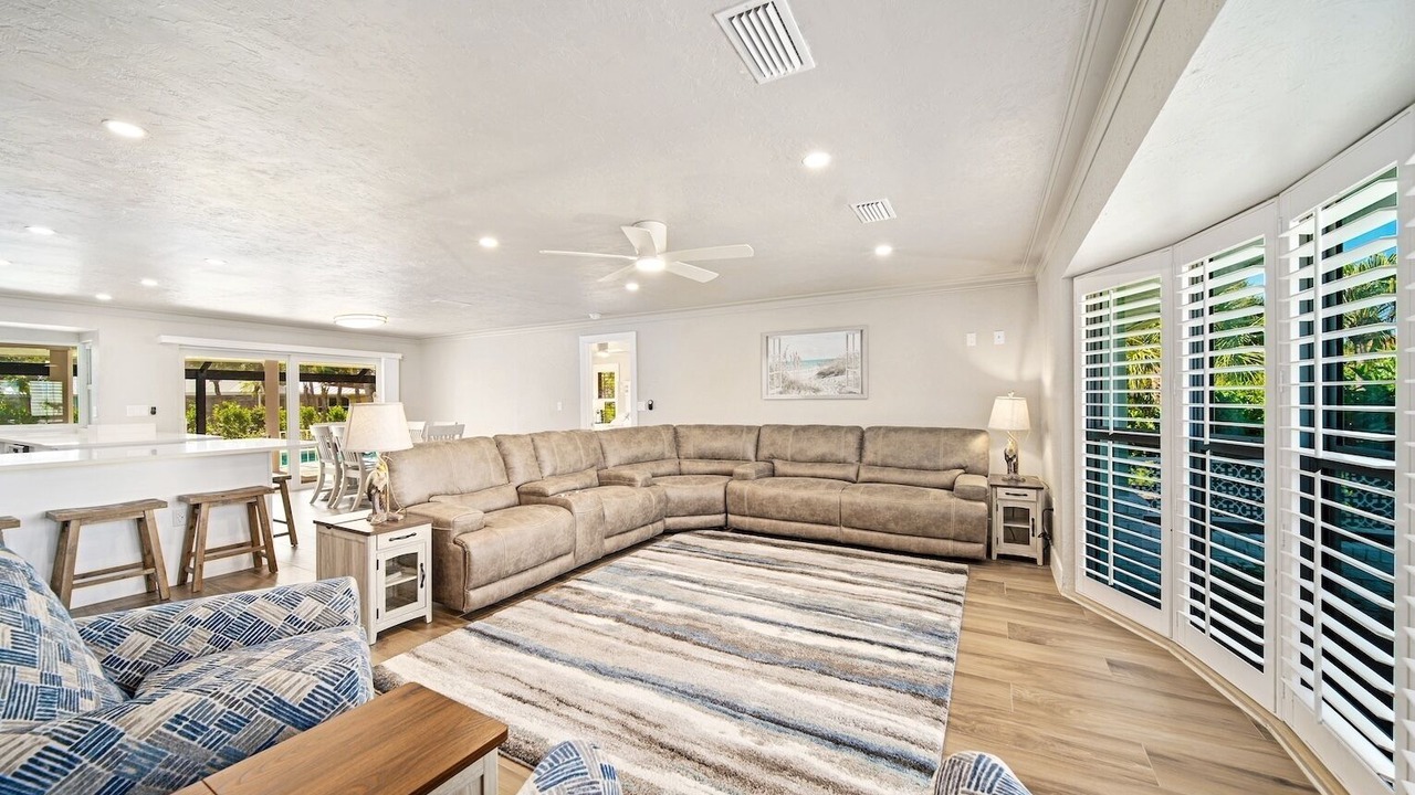 Photo of Livingroom in Beachview Country Club Estates