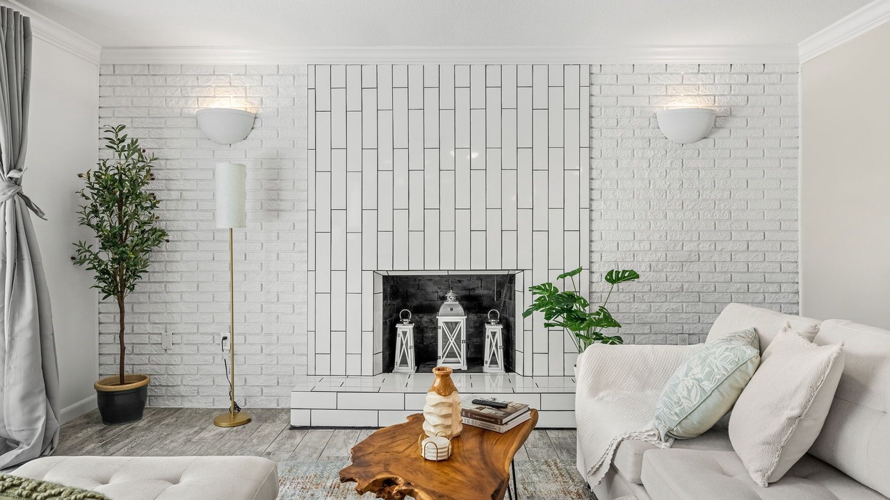 Photo of Livingroom in Golden Beach Estates