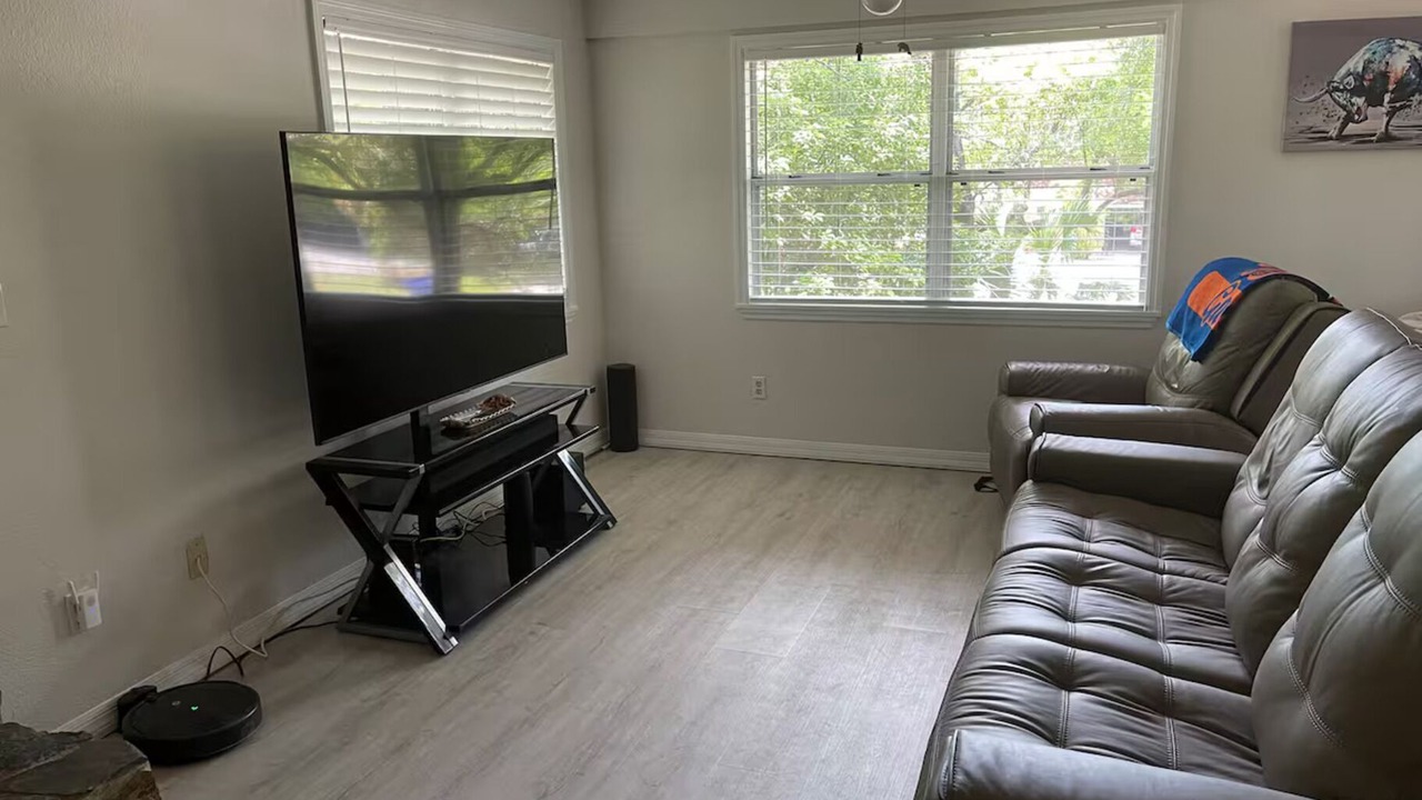 Photo of Livingroom in Oldsmar