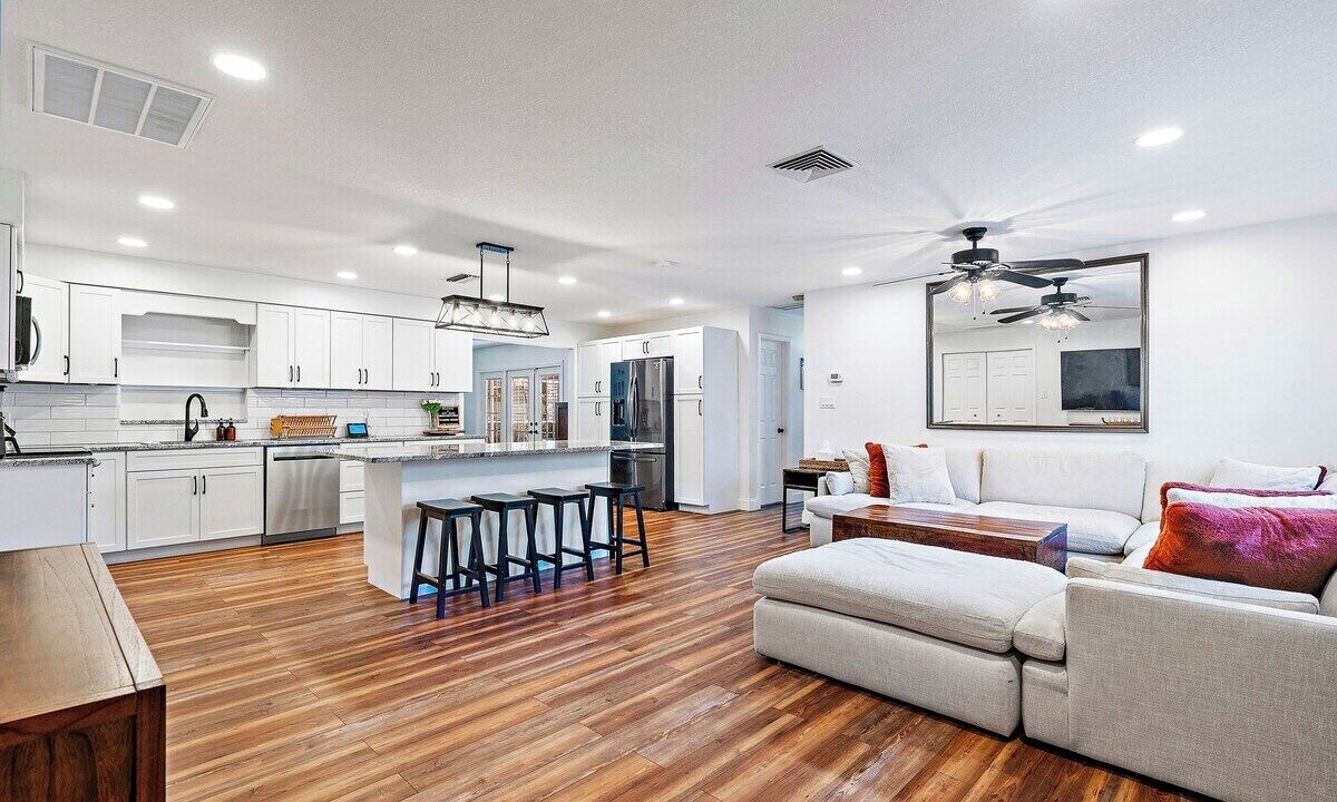Photo of Livingroom in Disston Heights