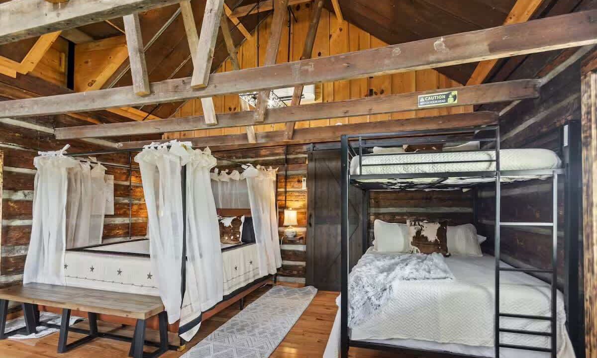 Photo of Bedroom in Valley Head