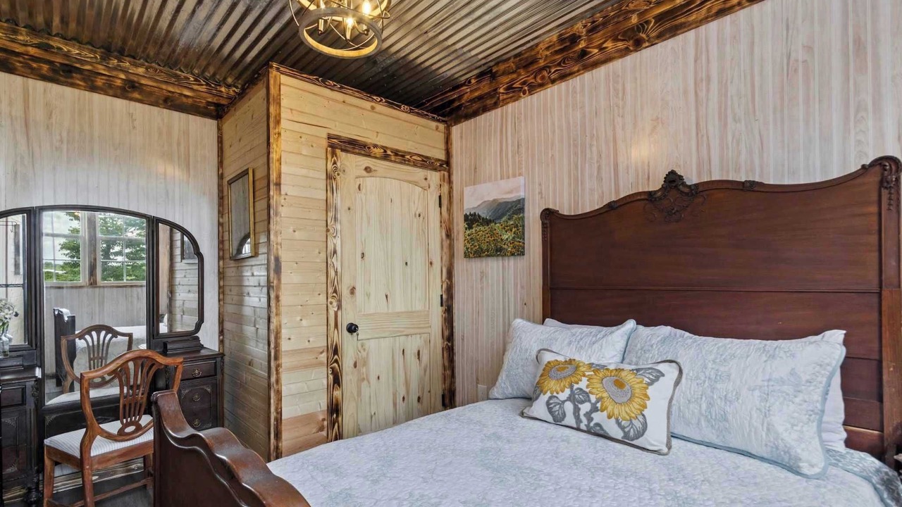 Photo of Bedroom in Valley Head