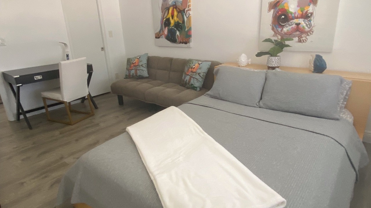 Photo of Bedroom in Jupiter Bay