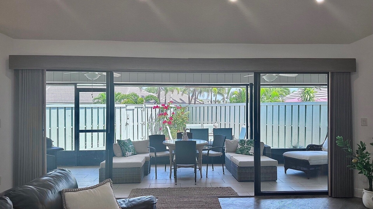 Photo of Livingroom in Jupiter Bay