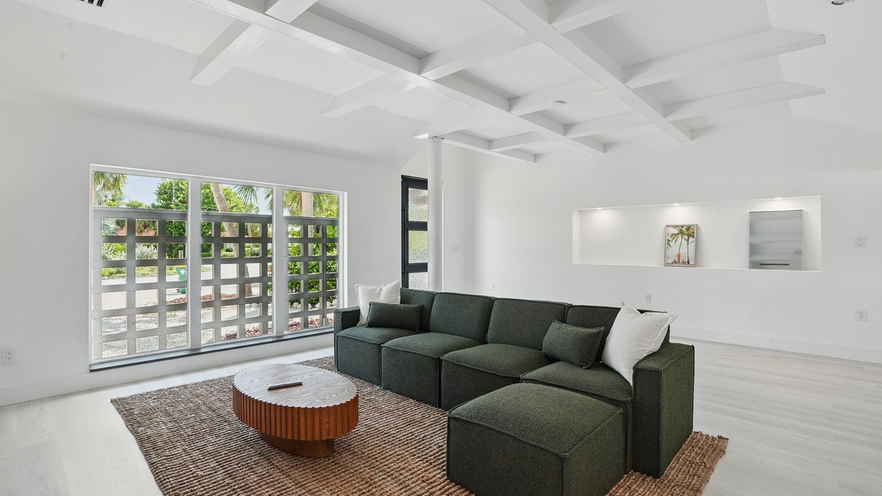 Photo of Livingroom in Beachview Country Club Estates