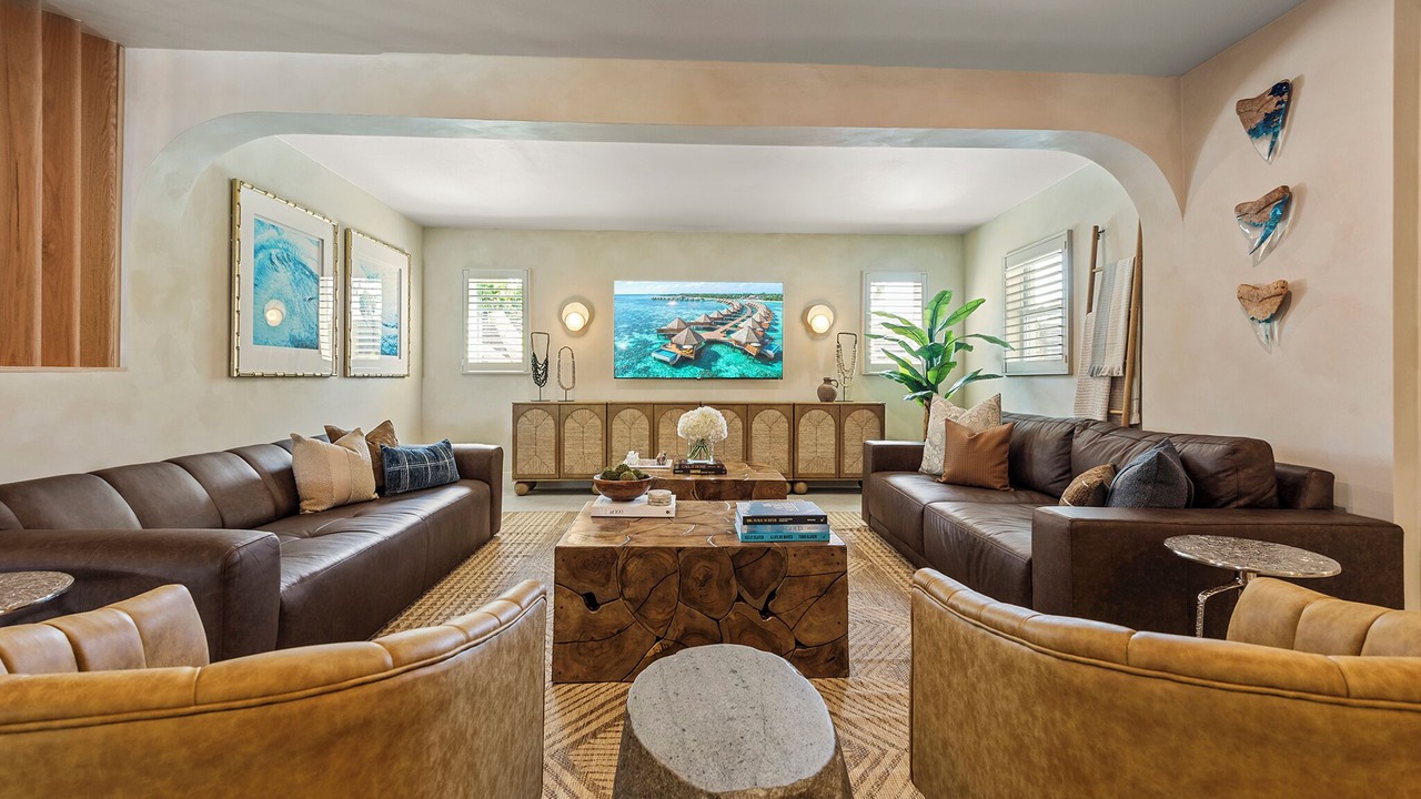Photo of Livingroom in Crescent Beach
