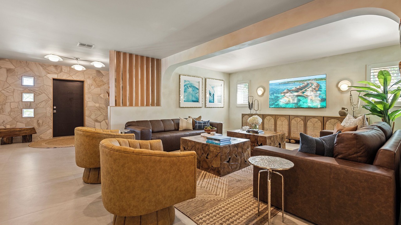 Photo of Livingroom in Crescent Beach