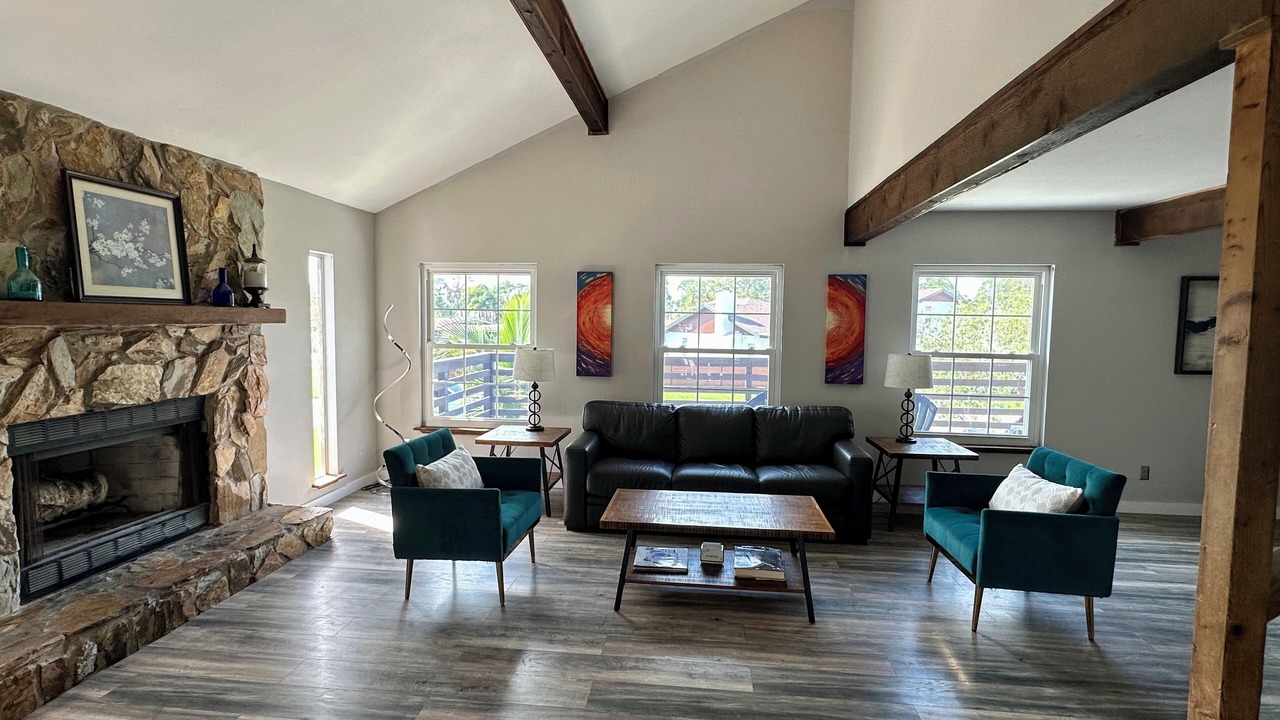 Photo of Livingroom in Shore Acres