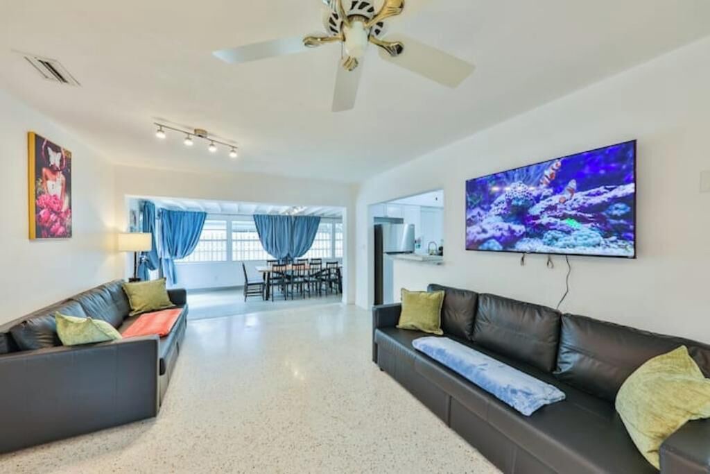 Photo of Livingroom in Lauderdale Isles