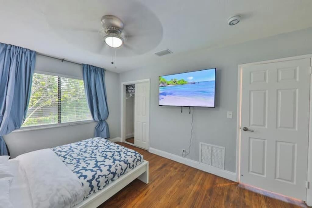 Photo of Bedroom in Sunset