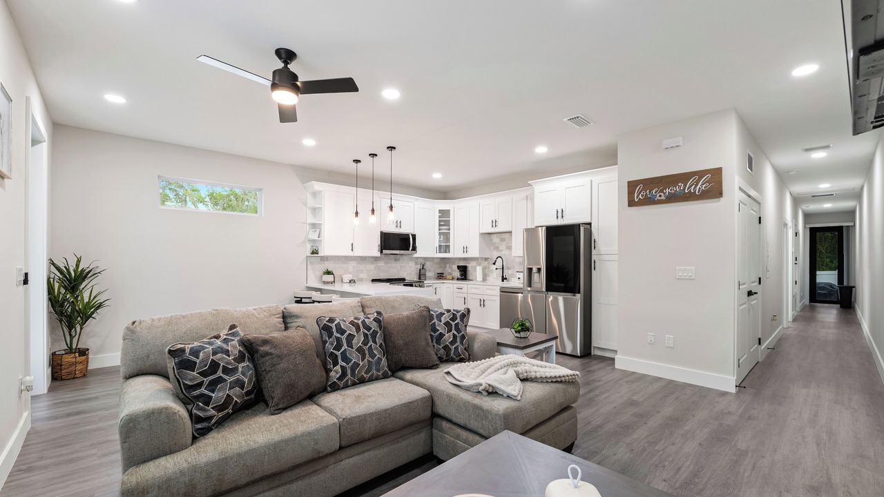 Photo of Livingroom in Brooksville