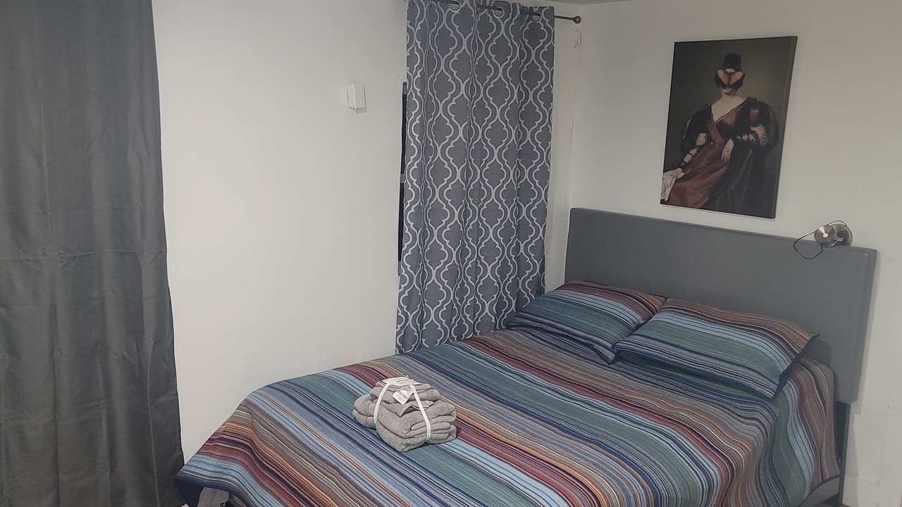 Photo of Bedroom in North Central Hollywood