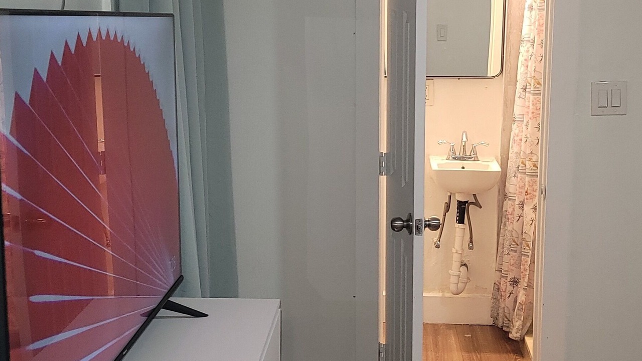 Photo of Bedroom in North Central Hollywood