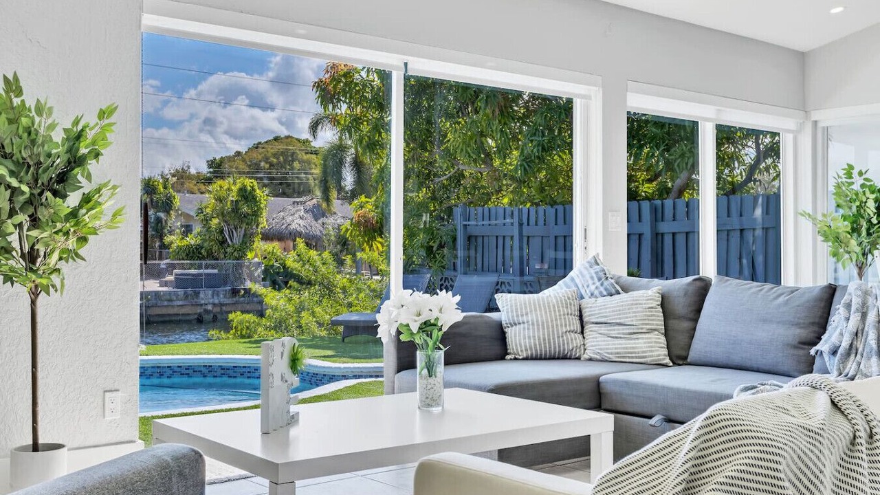 Photo of Livingroom in North Central Hollywood