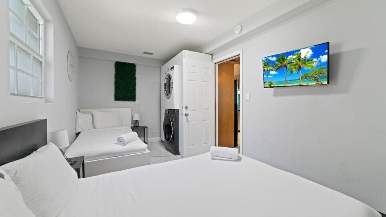 Photo of Bedroom in North Central Hollywood